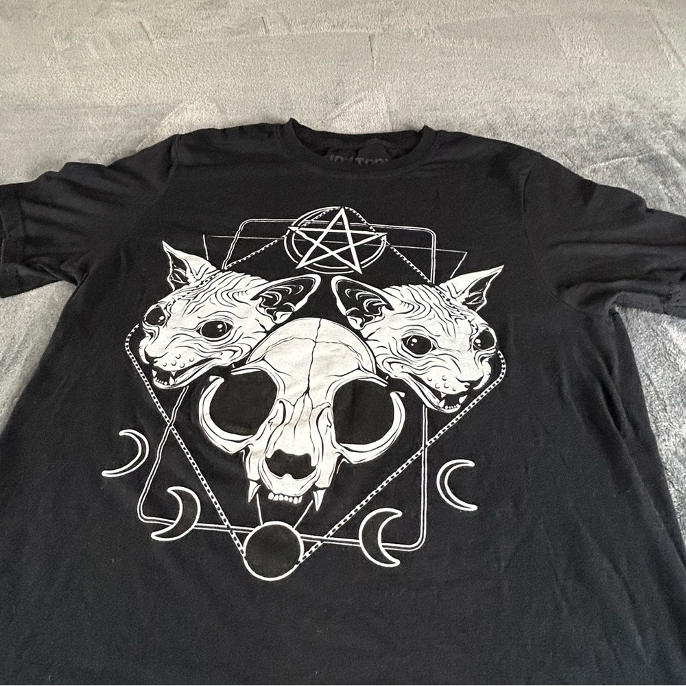 Hot Topic Black T-Shirt Cult of‎ the Meow Von Kowen Cats Skull Pentagram Size S